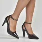 Scarpin Via Marte D'Orsay com Dupla Fivela Verniz Pinha - Imagem 2
