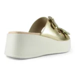 Tamanco Papete Beira Rio Flatform com Maxi Fivelas de Strass Dourado - Imagem 3